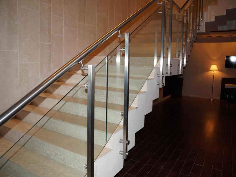 Stainless steel side mounted Railing with glass upholdes